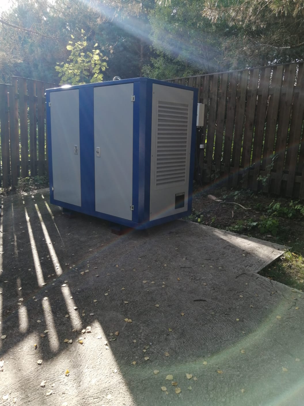 Шумозащитный шкаф для генератора